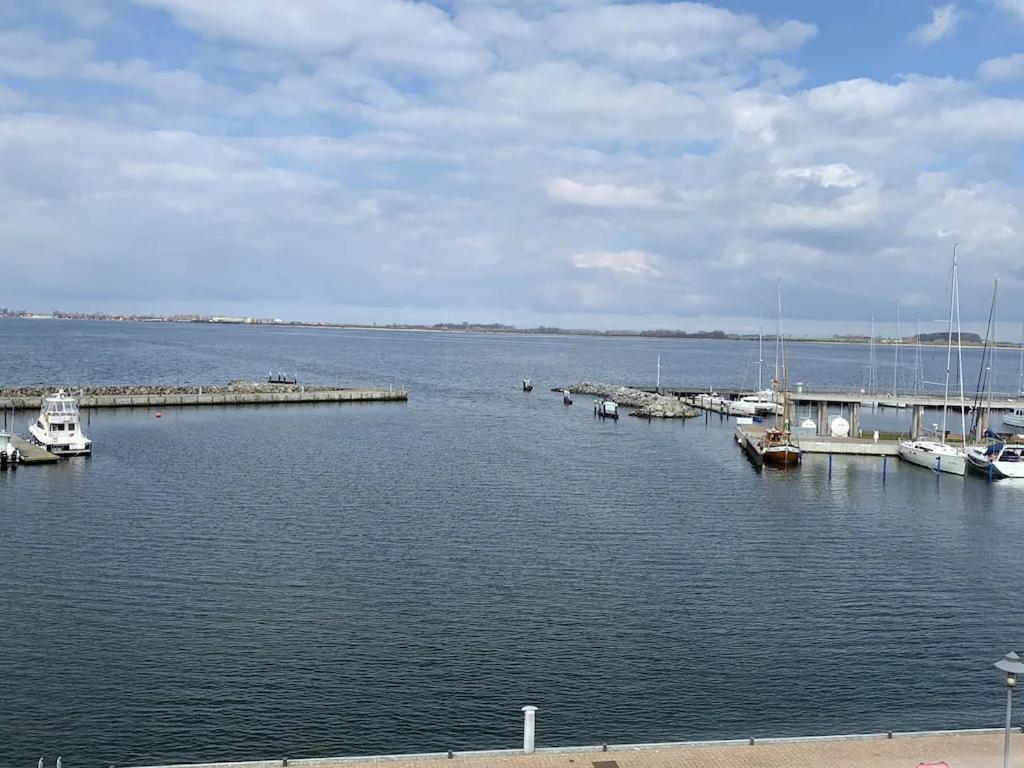 Ferienwohnung Hafenblick Wiek auf Rügen Buitenkant foto