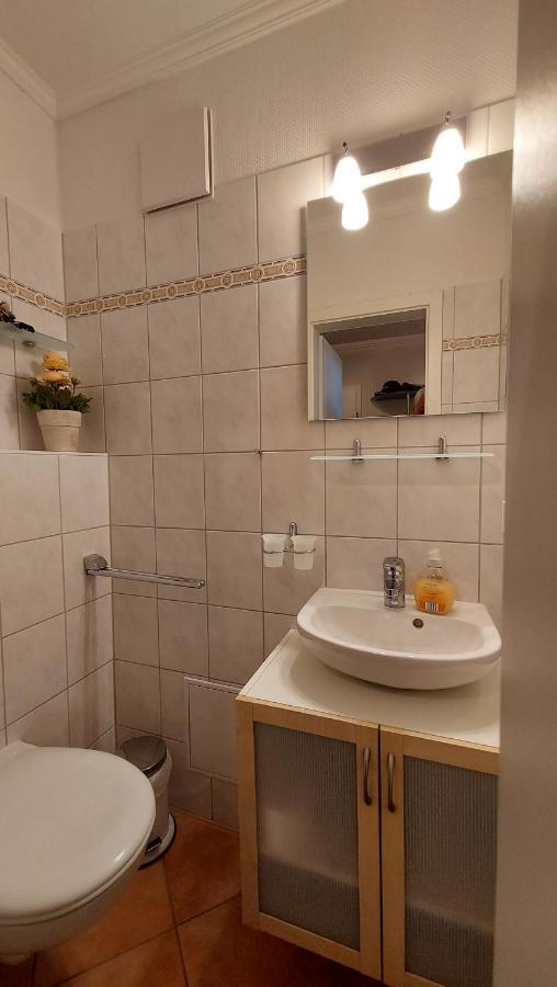 Ferienwohnung Hafenblick Wiek auf Rügen Buitenkant foto