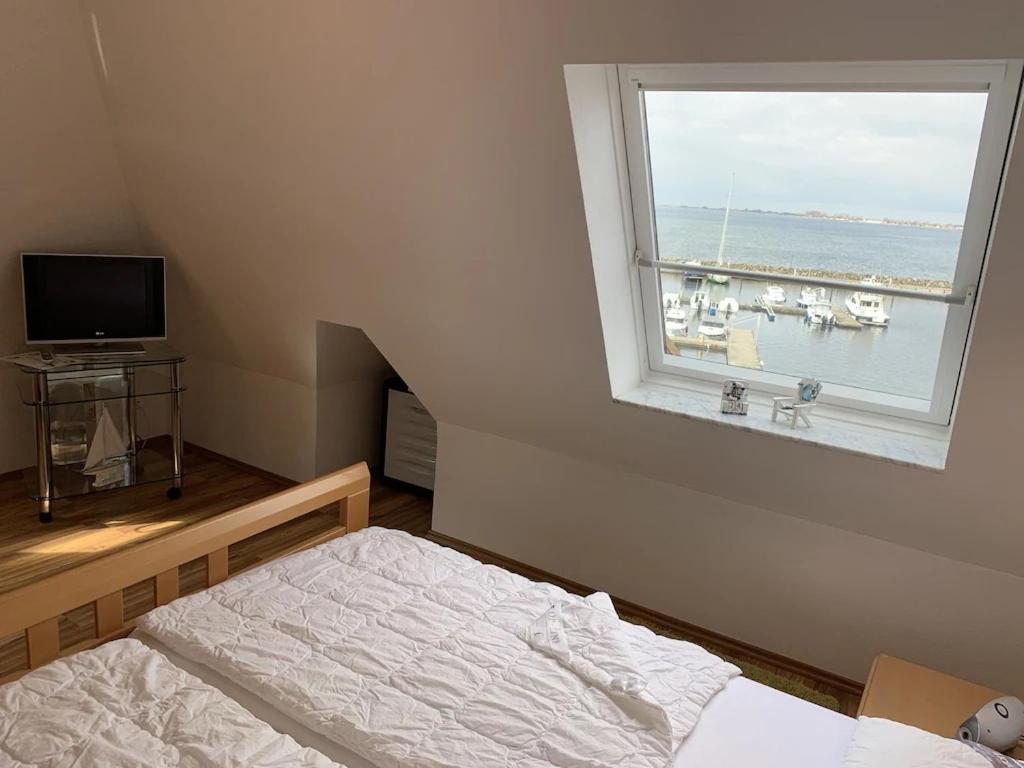 Ferienwohnung Hafenblick Wiek auf Rügen Buitenkant foto