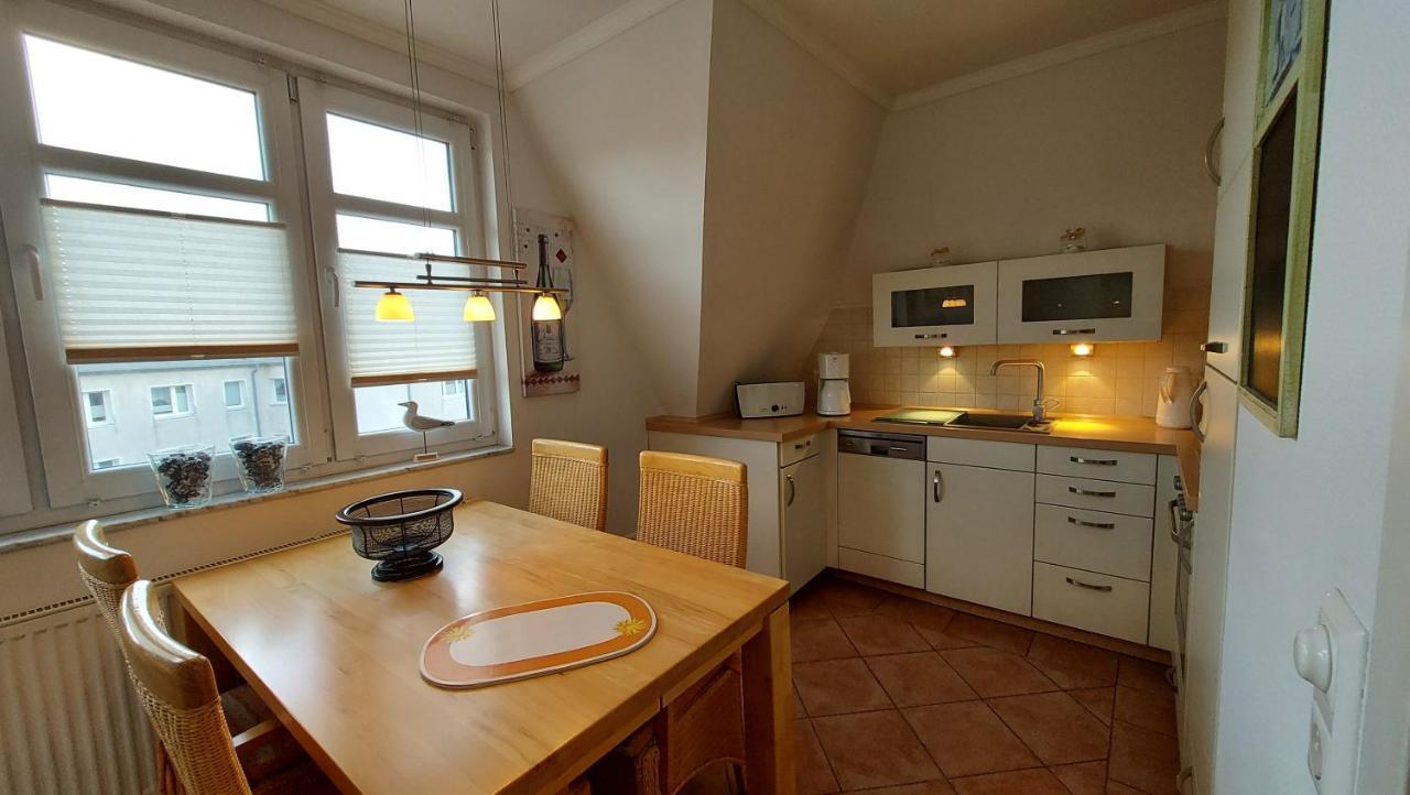 Ferienwohnung Hafenblick Wiek auf Rügen Buitenkant foto