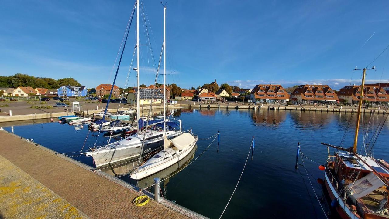 Ferienwohnung Hafenblick Wiek auf Rügen Buitenkant foto